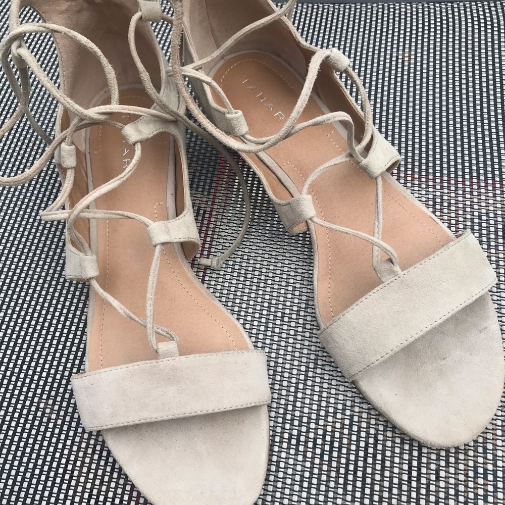 Elie Tahari like-new sandals